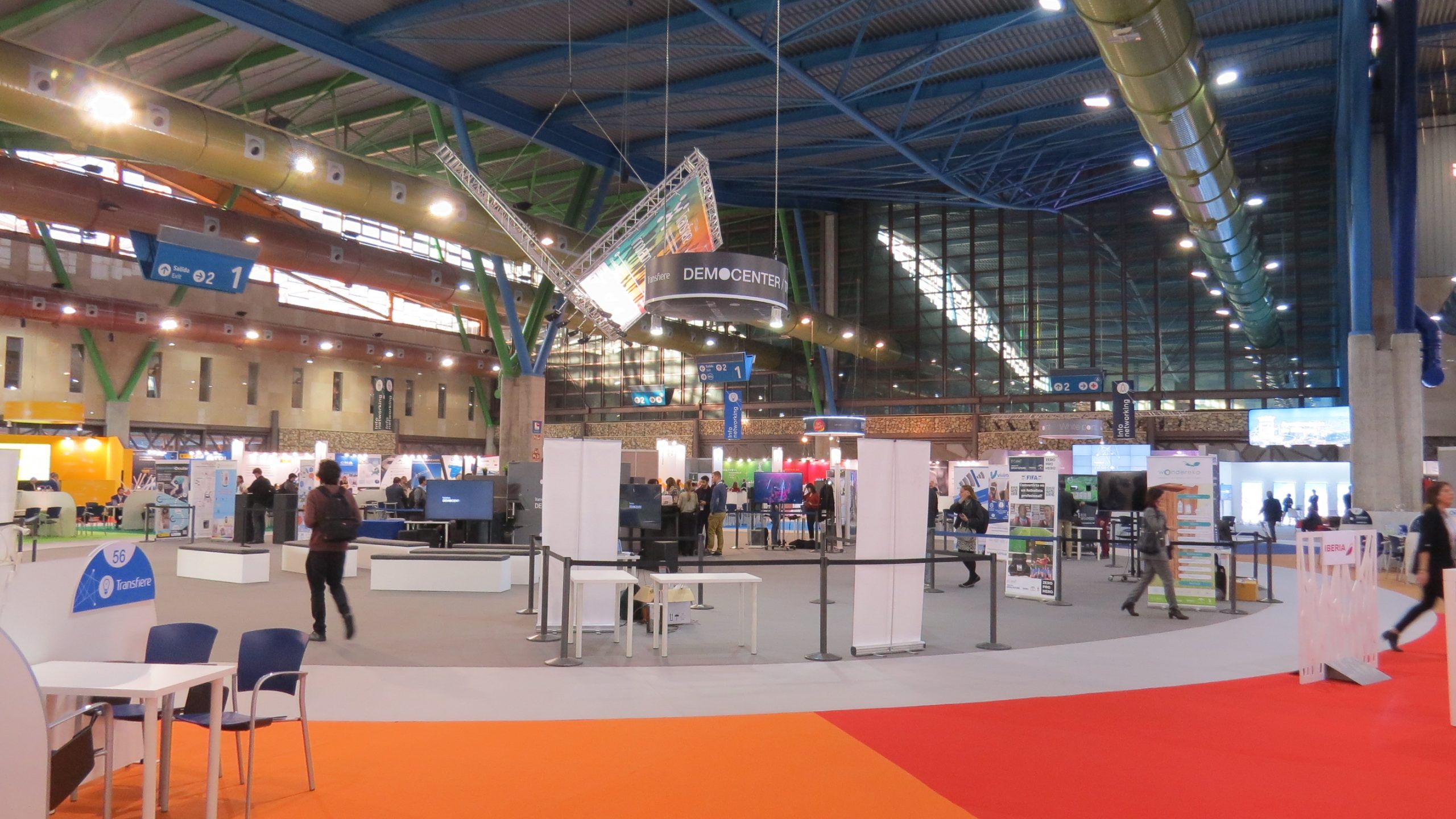 El Palacio de Ferias y Congresos de Málaga acogió el miércoles y el jueves el foro Transfiere, en una edición que ha consolidado a este evento como un encuentro de referencia para la transferencia de tecnología a nivel nacional e internacional