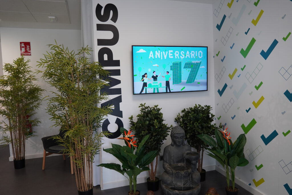 OPPLUS 17 aniversario