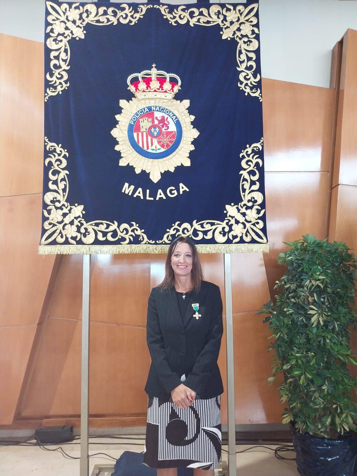 directora Internacional Málaga TechPark Sonia Palomo Mérito Policial distintivo blanco